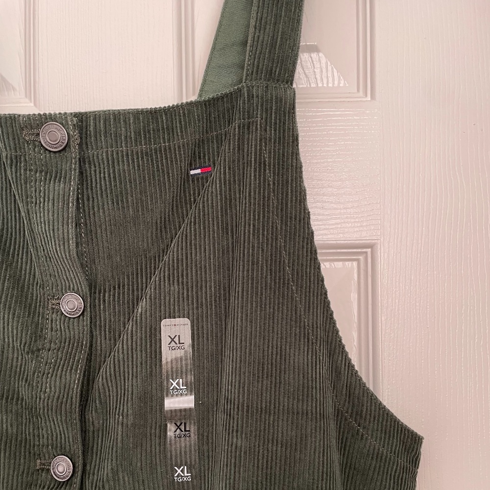 ⭐️NEW⭐️ Tommy Hilfiger Corduroy Dress